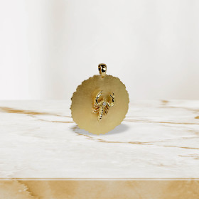         Epple Pre-Owned Schmuck Anhänger 750/- Gelbgold – eismatt mit Skorpion und Brillant, 4 cm pre-owned 24/10-1