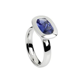 Ring mit Saphir