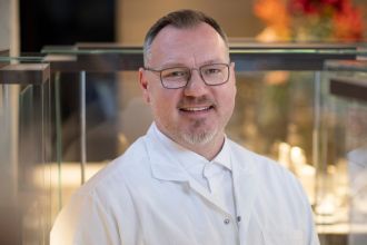 lucian-popa-rolex-uhrmacher-im-kundendienst