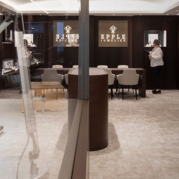 Epple Banner Desk 3840x1120 (2)