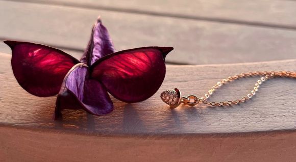 Halsschmuck_Slider_mobil_1280x704px Halsschmuck Slider mobil 1280x704px