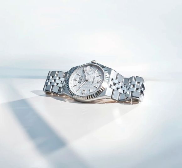 rolex land-dweller m127334-0001 rvb 640x592